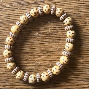 star pattern beaded bracelet